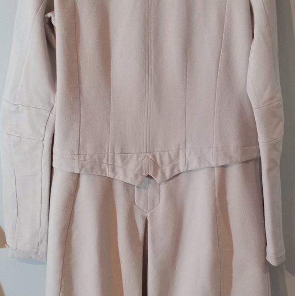 Long Beige Jacket - Picture 3 of 3